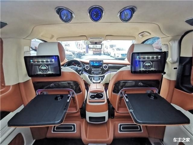 云南昆明奔驰威霆升级迈巴赫现车398万包牌包税现车充足