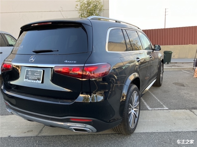 >优惠促销>奔驰gls45024款7座amg包顶峰包港口最低价全国落户640_479
