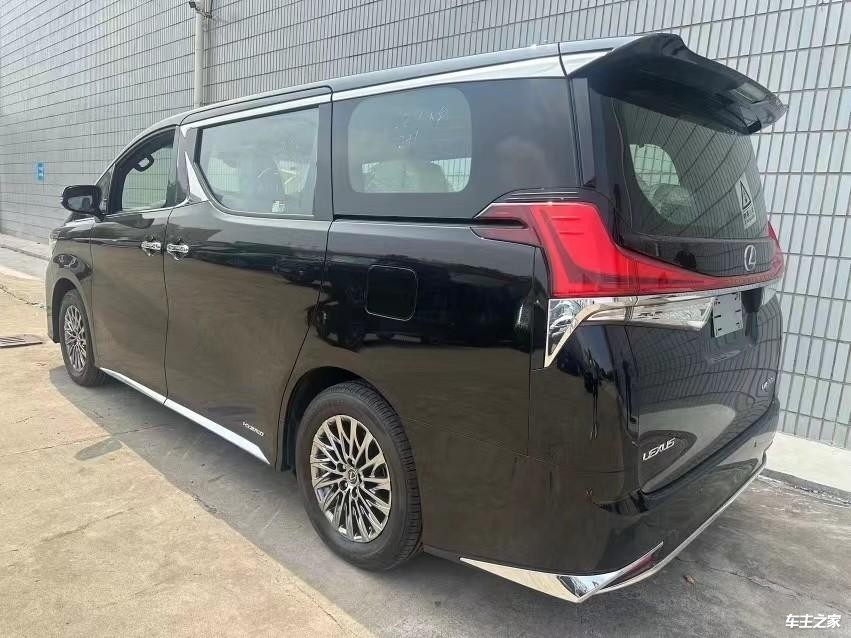 昆明平行进口雷克萨斯lm300现车最低报价
