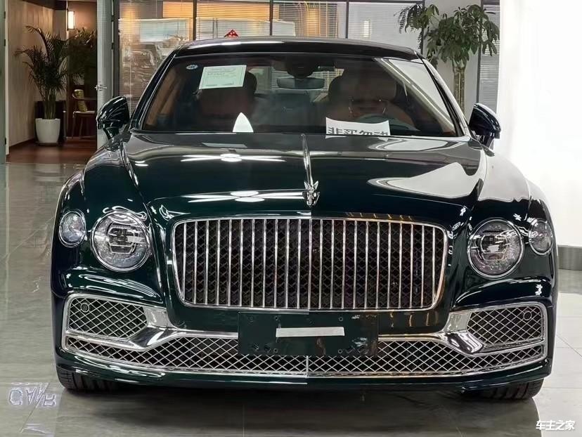 宾利飞驰29t插电混动港口最新报价231万起