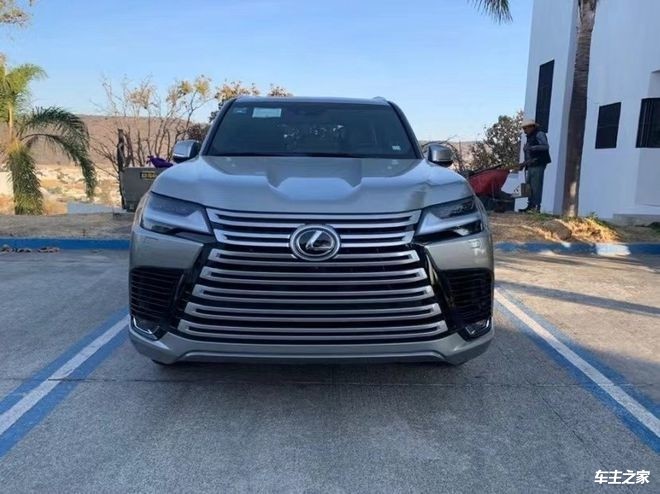 云南大理24款雷克萨斯lx600全新降价配置图片详情