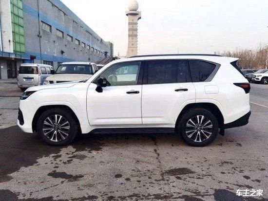 23款雷克萨斯lx600美规版本高级版起步价格138w欢迎来电咨询