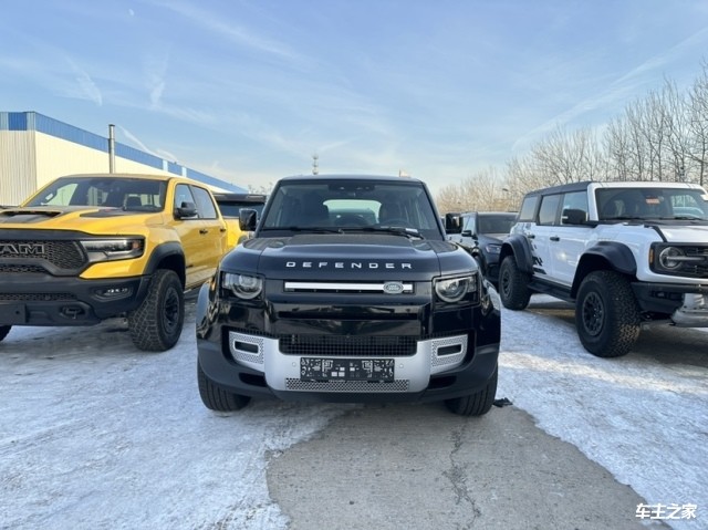 24款路虎卫士柴油版价格现车配置详解优惠中