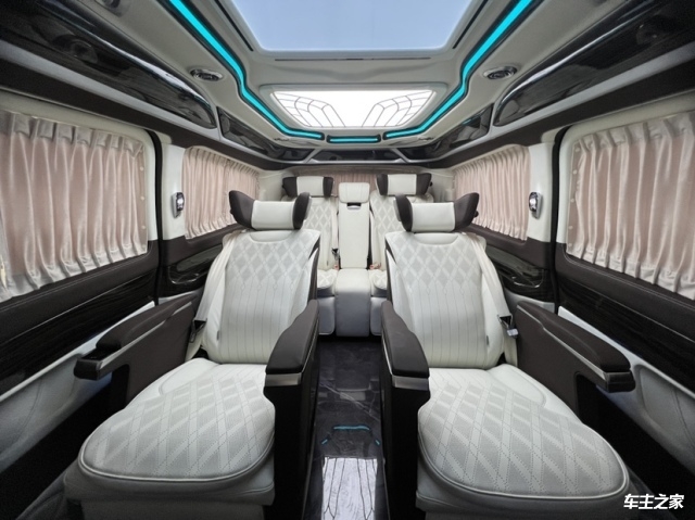 奔驰v级v250港口现车升级展示支持私人定制化舒享空间