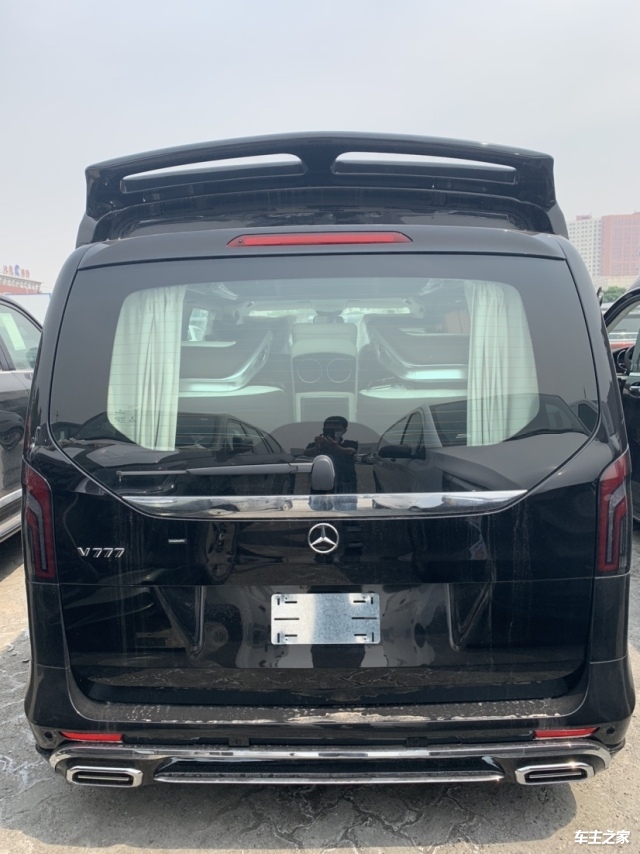 奔驰v级v250港口现车升级展示支持私人定制化舒享空间
