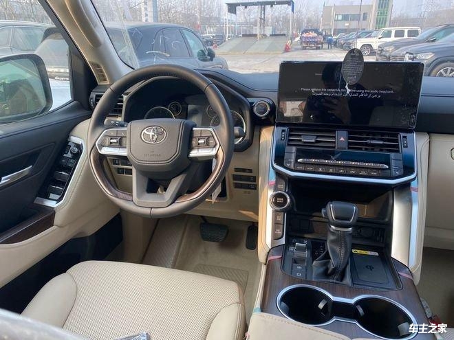 23款丰田兰德酷路泽lc300中东版天津港最新行情报价