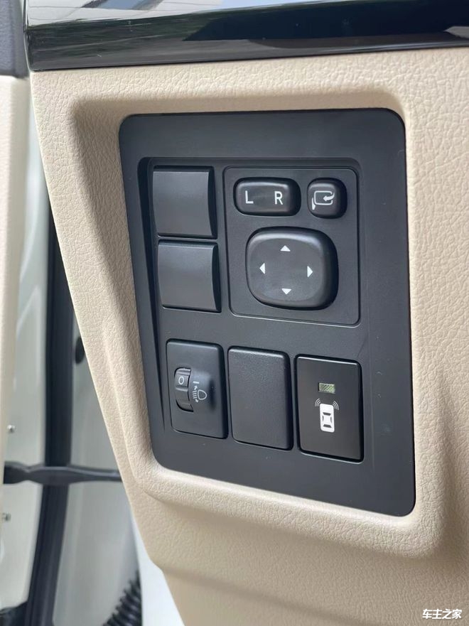 23款中东版丰田霸道4000天津港售价59万可优惠可分期可置换