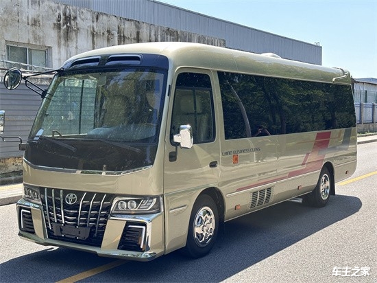 丰田考斯特8座报价有现车带独立床