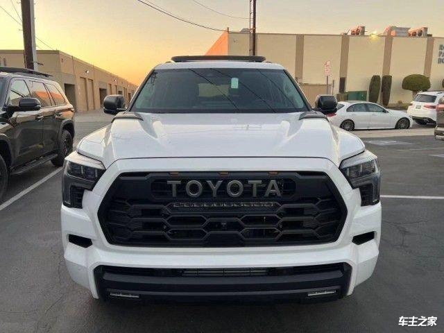 最漂亮的一款2023款丰田红杉3.