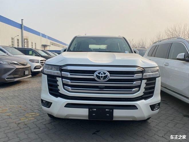 中东版丰田兰德酷路泽lc300丰田旗下经典的硬派越野suv