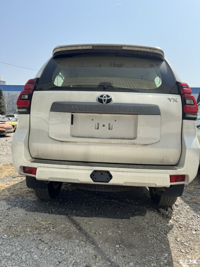 霸道2700 22款 tx 铝轮 底挂 无天窗 无冰箱 西安现车