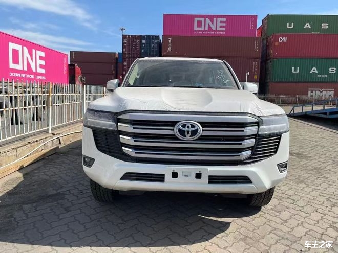 24款丰田酷路泽4.0限时抢购69万起售