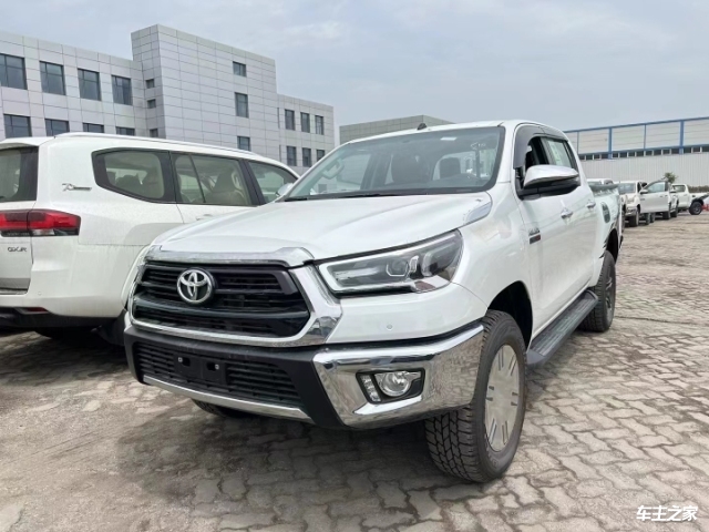 丰田经典不死鸟,海拉克斯24款2.8t柴油最新现车售价直降3万元