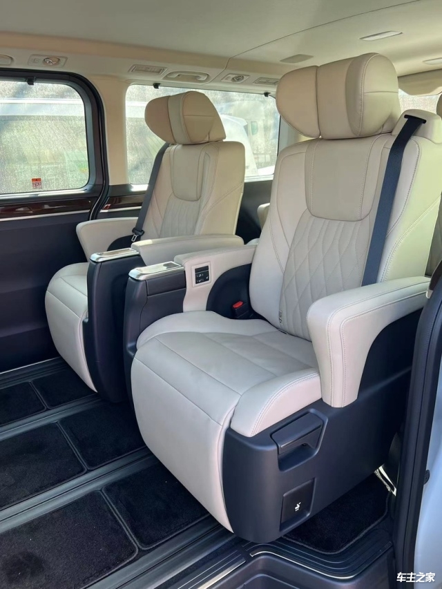 丰田全尺寸商务格兰维亚现车柴油汽油最新售价45万起售全国