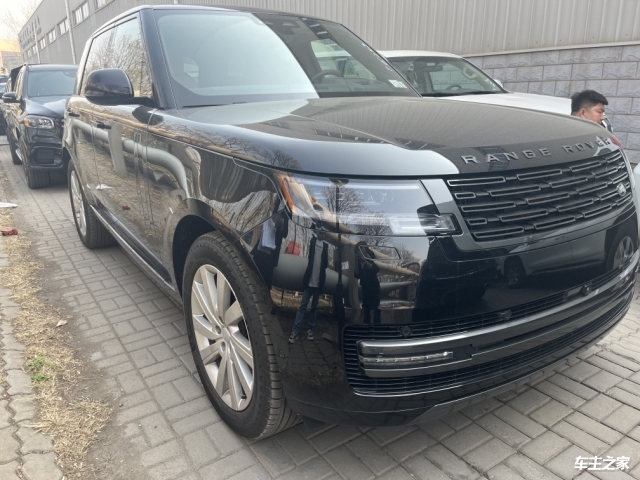 揽胜行政 24款 3.0t p400 汽油 se 标轴 现车销售157万