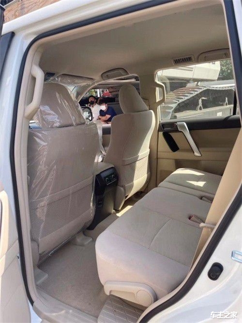 24款丰田霸道2700最新报价40.8万手续齐当天票可分期