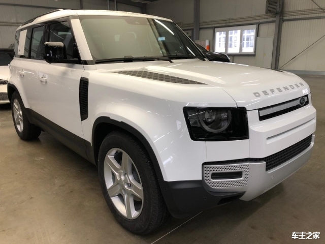 24款路虎卫士3.0t柴油版动力强劲性价比高