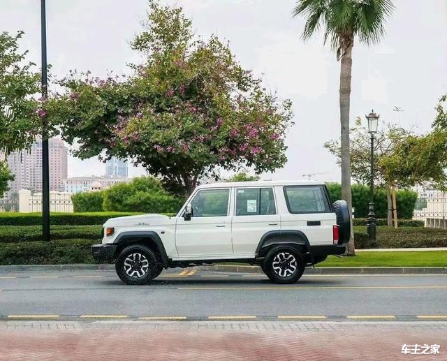 不仅为越野而生丰田酷路泽lc76人体工学lc76汽油现车钜惠