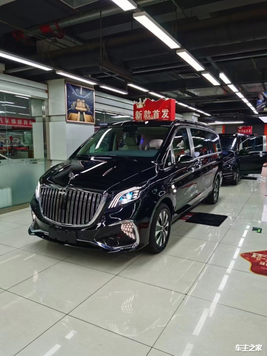 昆明奔驰威霆改装定制商务车巴赫版900优惠价格38.8万起