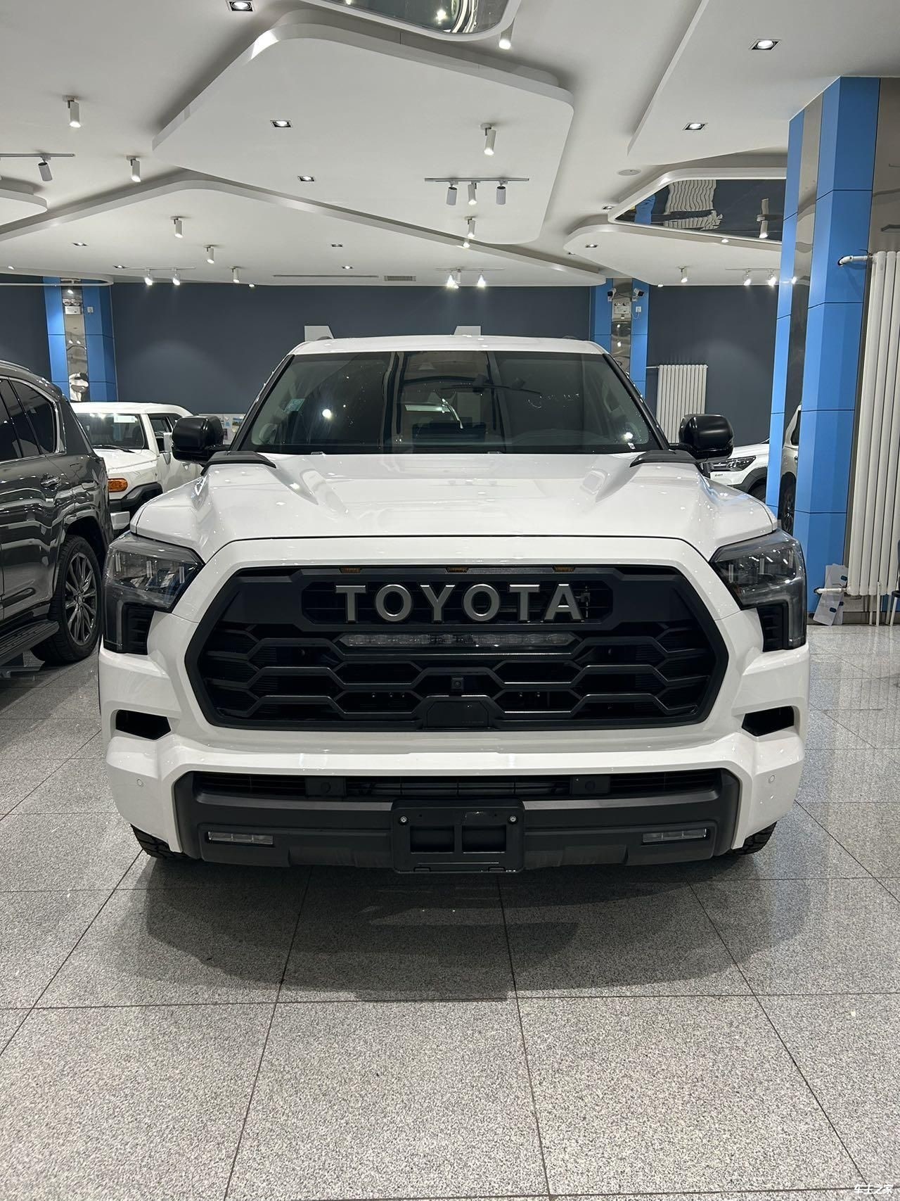 24款丰田红杉trd pro白黑天津现车最低售价