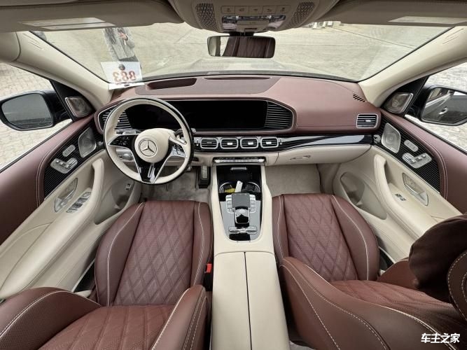 2025款美版迈巴赫GLS600 黑/玛奇朵 23轮大满配288万