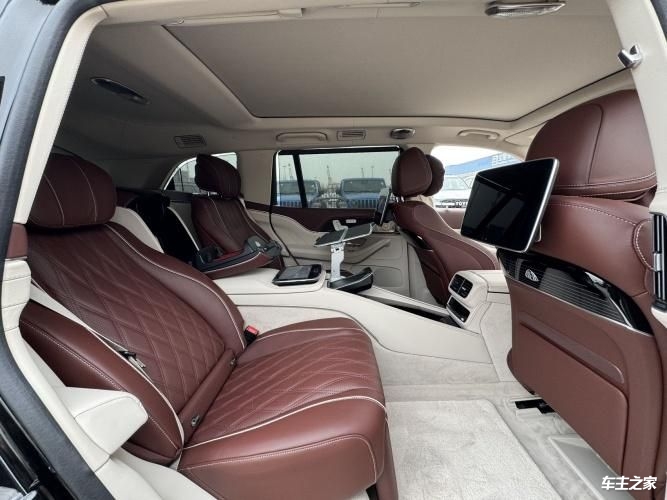2025款美版迈巴赫GLS600 黑/玛奇朵 23轮大满配288万