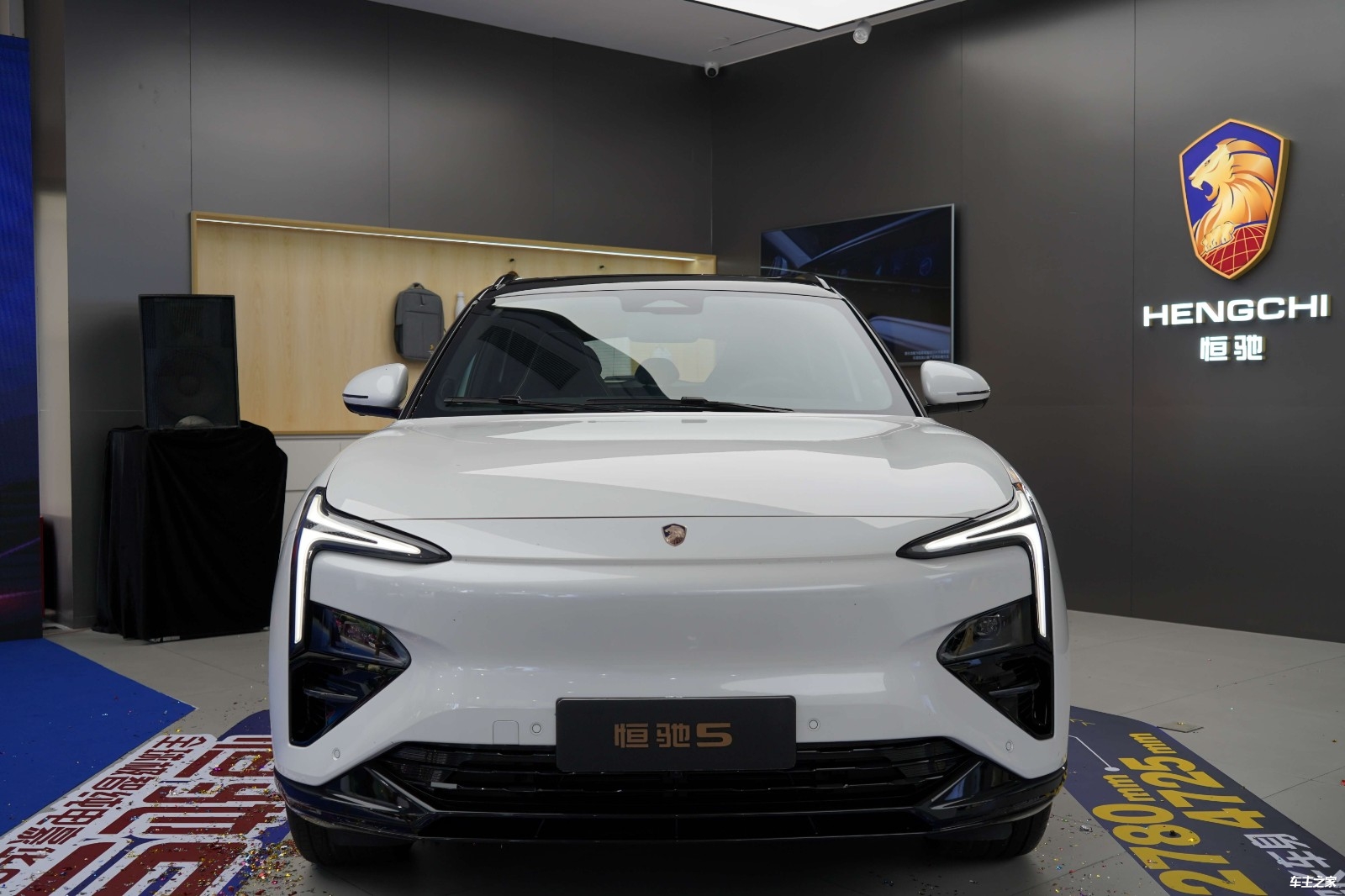 深圳首家授权门店宝安店开业作为恒驰汽车"三年磨一剑"打造的首款产品