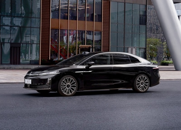 昊铂A800将于2025广州车展公布内饰