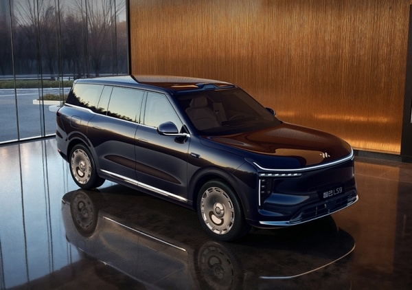 智己汽车公布11月销量情况 连续三月破万,