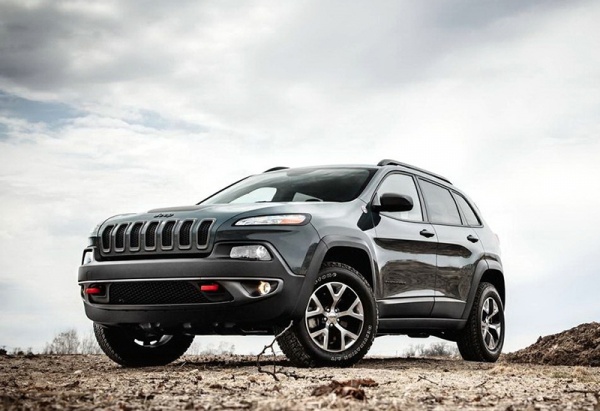 倒车灯离地高度过高 3565辆进口吉普自由光召回