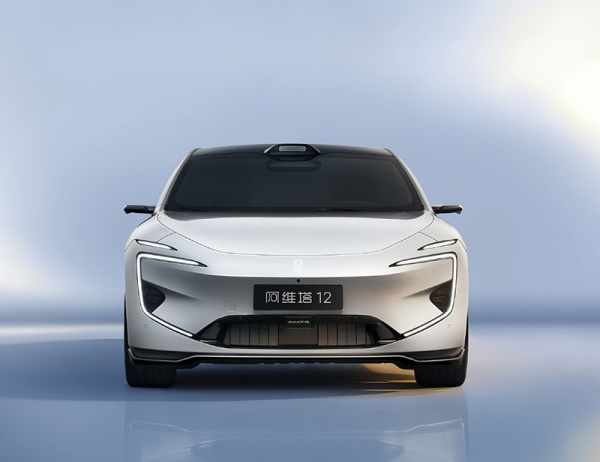 新款阿维塔12官图发布 配车顶激光雷达