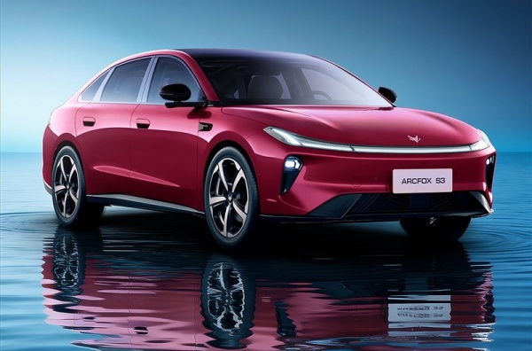 极狐S3官图发布 将北京车展开启预售